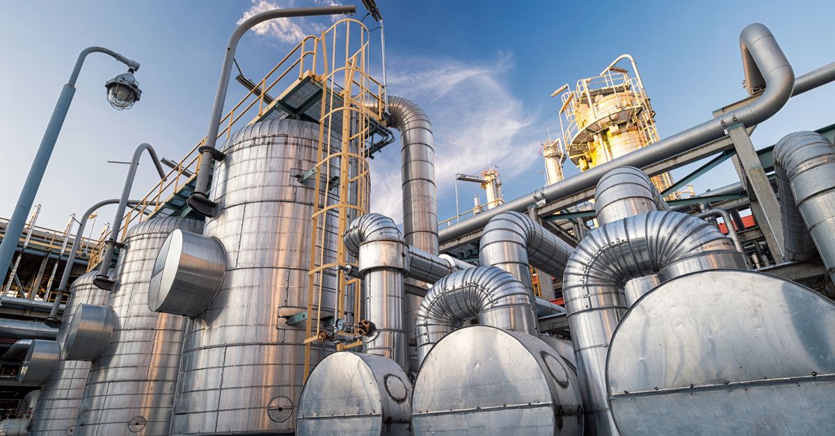 refinery plant pipelines